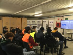 Giovani percorsi formativi stage laboratori lavoro crescita professionale lavoro