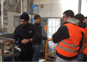 Giovani percorsi formativi stage laboratori lavoro crescita professionale lavoro